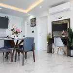 Ivory Seafront With Views!- Fl 14 By Homely Διαμέρισμα *
