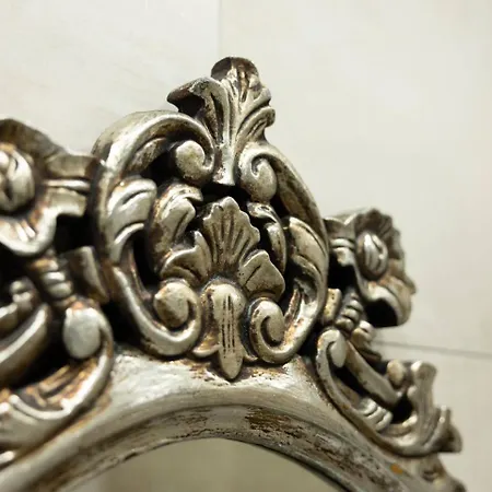 Ivory Seafront With Views!- Fl 14 By Homely *