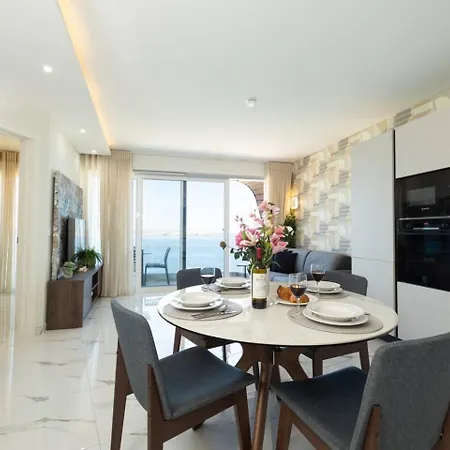 Ivory Seafront With Views!- Fl 14 By Homely * St. Paul's Bay