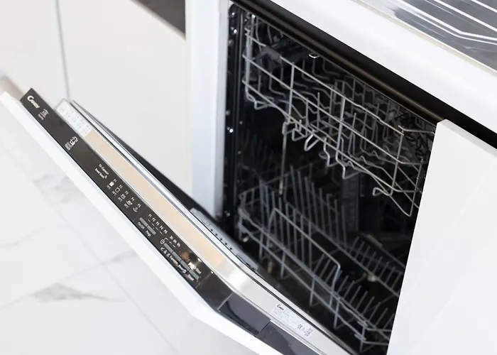 Ivory Seafront With Views!- Fl 14 By Homely Lejlighed *