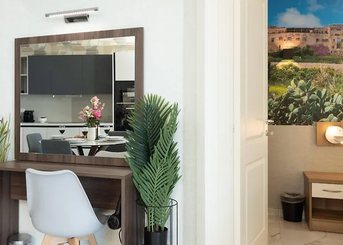 Ivory Seafront With Views!- Fl 14 By Homely St. Paul's Bay